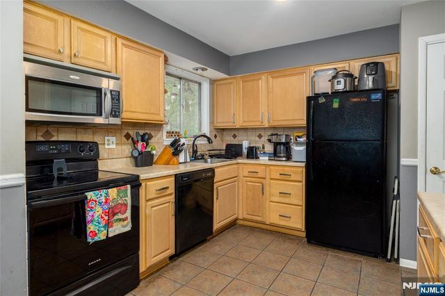 67 Cedar Tree Drive, Vernon, NJ 07422