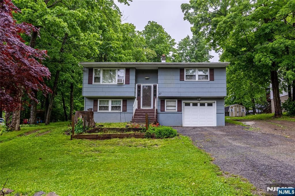 67 Cedar Tree Drive, Vernon, NJ 07422