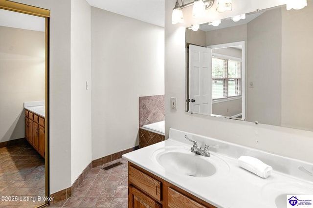 199 Lickskillet Drive, Shepherdsville, KY 40165