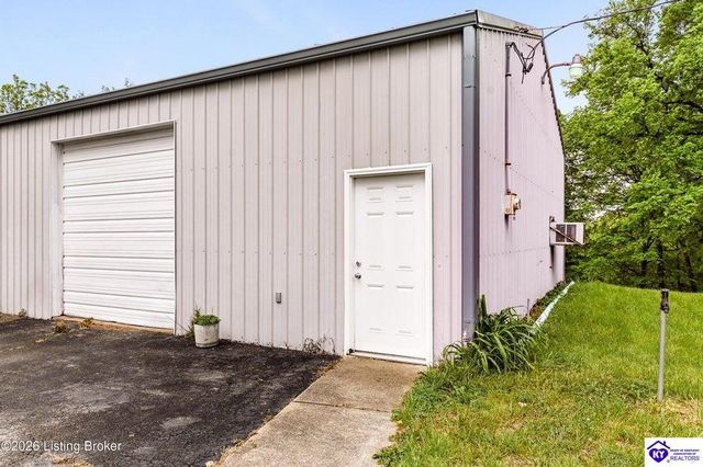 199 Lickskillet Drive, Shepherdsville, KY 40165