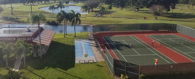 800 S Hollybrook Drive 305, Pembroke Pines, FL 33025