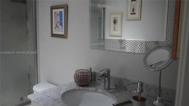 800 S Hollybrook Drive 305, Pembroke Pines, FL 33025