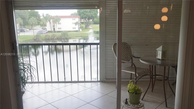 800 S Hollybrook Drive 305, Pembroke Pines, FL 33025