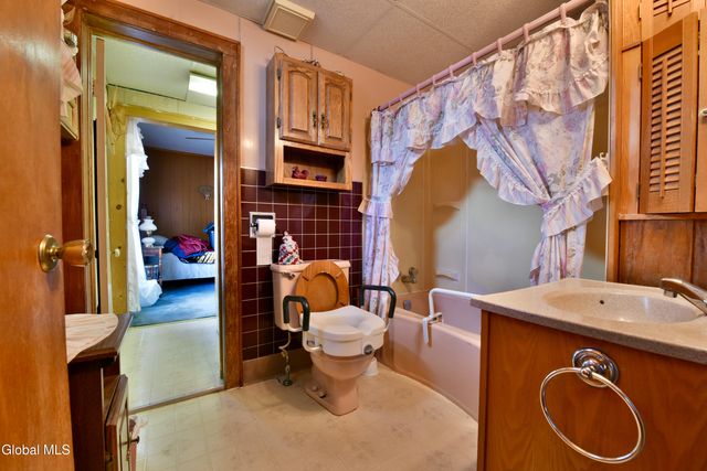 103 Broad Street, Gloversville, NY 12078