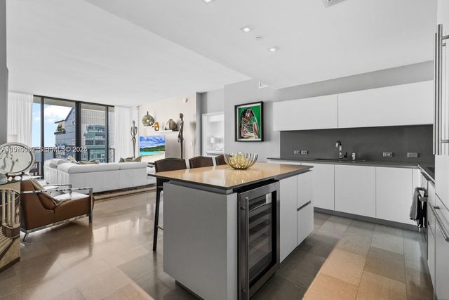 88 SW 7th St 3909, Miami, FL 33130