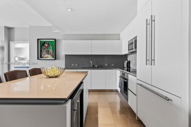 88 SW 7th St 3909, Miami, FL 33130