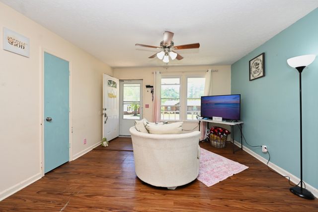 108 Crystal Ct, Nashville, TN 37207