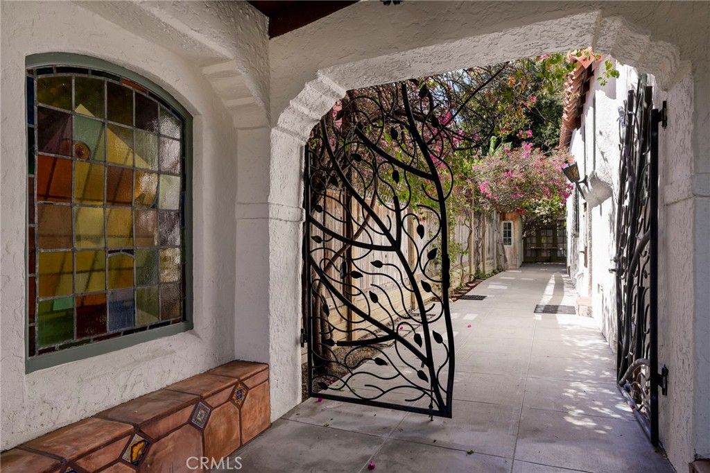 1705 S Genesee, Los Angeles, CA 90019 — photo 4