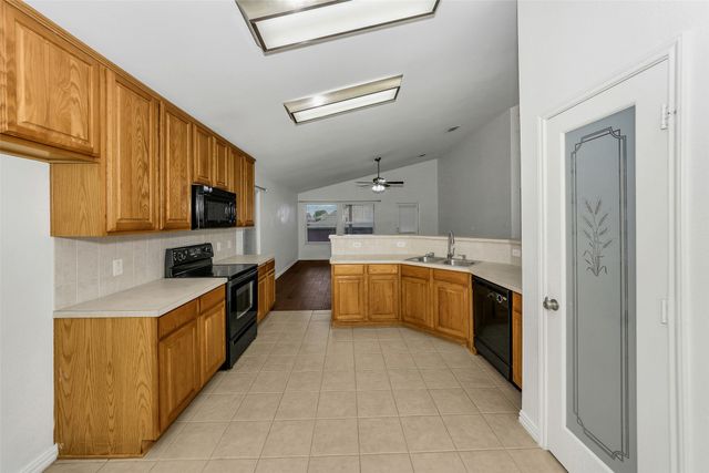 10117 Sourwood Drive, Fort Worth, TX 76244