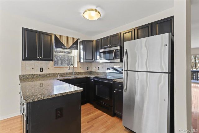 51 Hemlock Circle, Peekskill, NY 10566