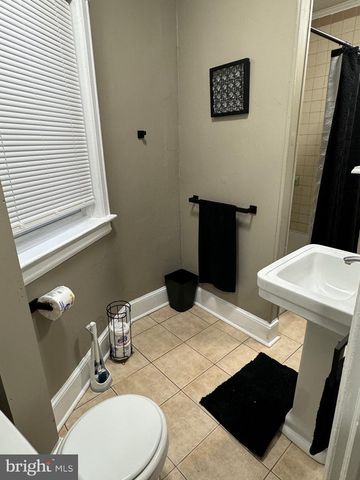 22 DUNHAM ST, Trenton, NJ 08618