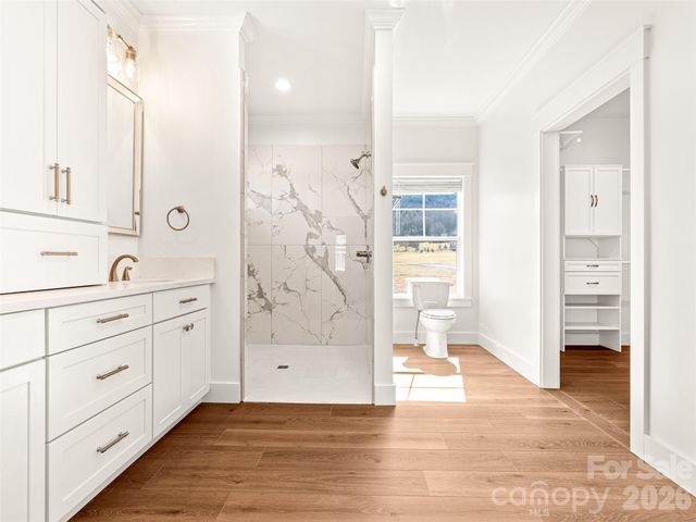 90 Saddle Club Lane, Hendersonville, NC 28739