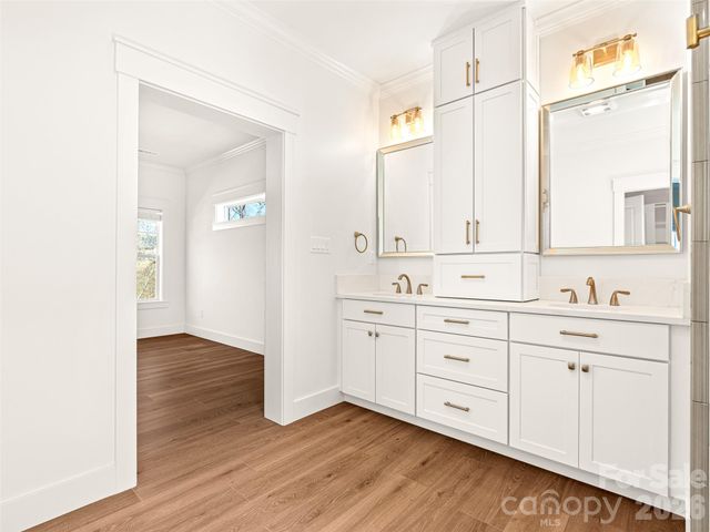 90 Saddle Club Lane, Hendersonville, NC 28739