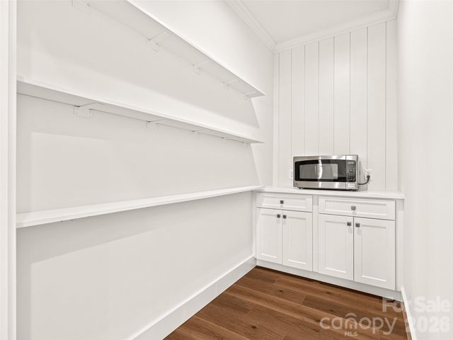 90 Saddle Club Lane, Hendersonville, NC 28739