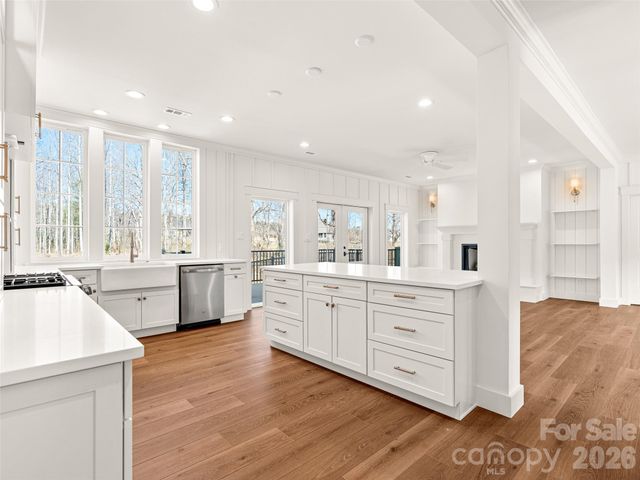 90 Saddle Club Lane, Hendersonville, NC 28739