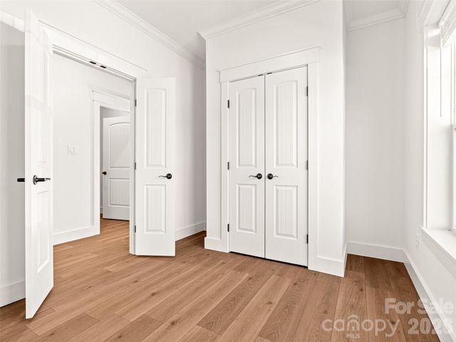 90 Saddle Club Lane, Hendersonville, NC 28739