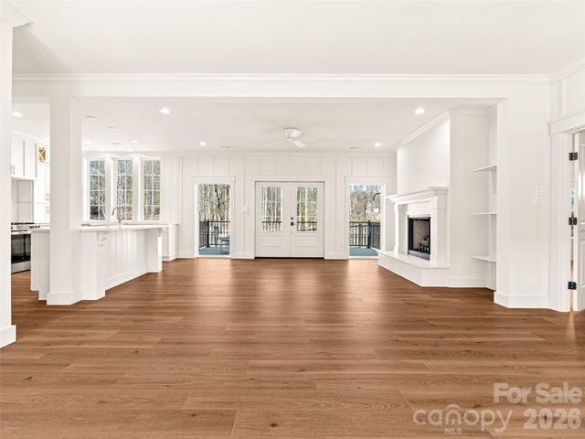 90 Saddle Club Lane, Hendersonville, NC 28739