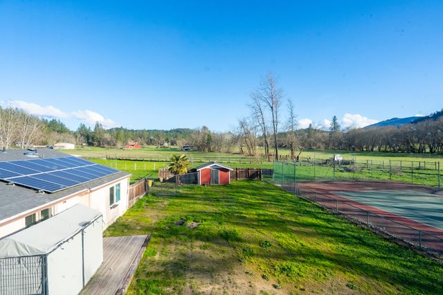 2453 Stringer Gap Road, Grants Pass, OR 97527