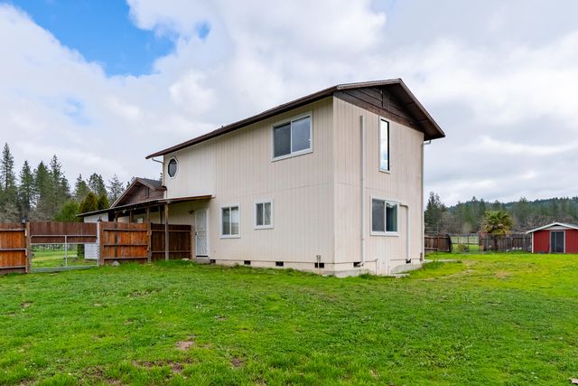 2453 Stringer Gap Road, Grants Pass, OR 97527