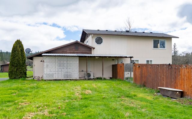 2453 Stringer Gap Road, Grants Pass, OR 97527