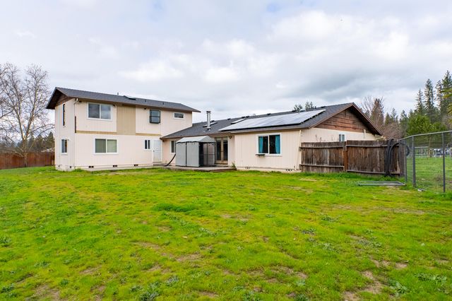 2453 Stringer Gap Road, Grants Pass, OR 97527