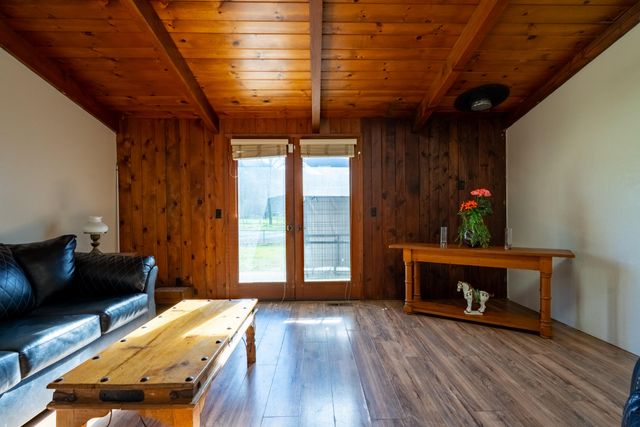 2453 Stringer Gap Road, Grants Pass, OR 97527