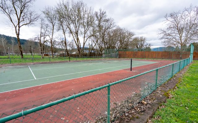 2453 Stringer Gap Road, Grants Pass, OR 97527