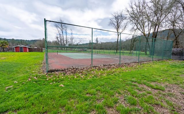 2453 Stringer Gap Road, Grants Pass, OR 97527