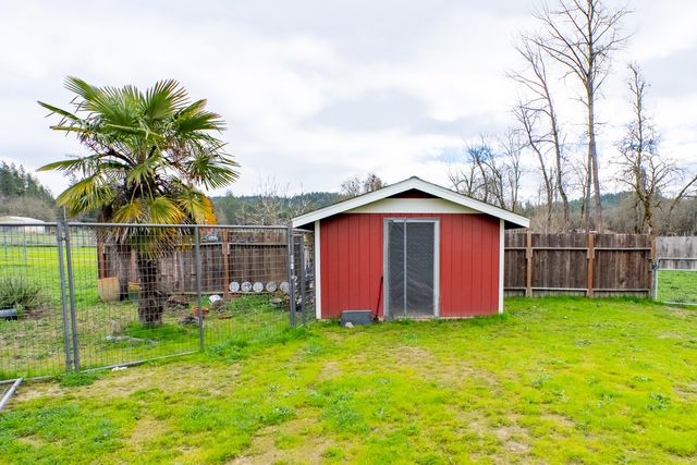 2453 Stringer Gap Road, Grants Pass, OR 97527