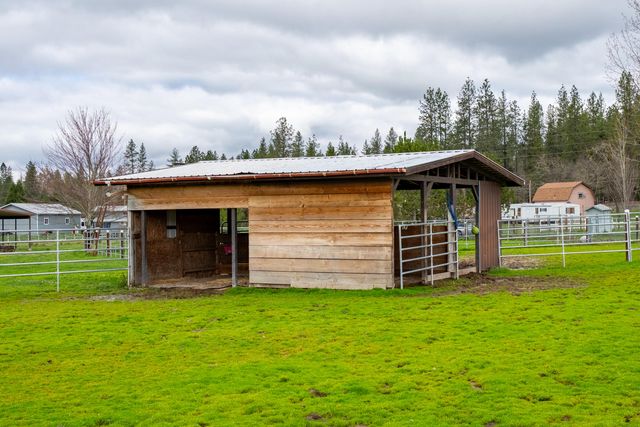 2453 Stringer Gap Road, Grants Pass, OR 97527