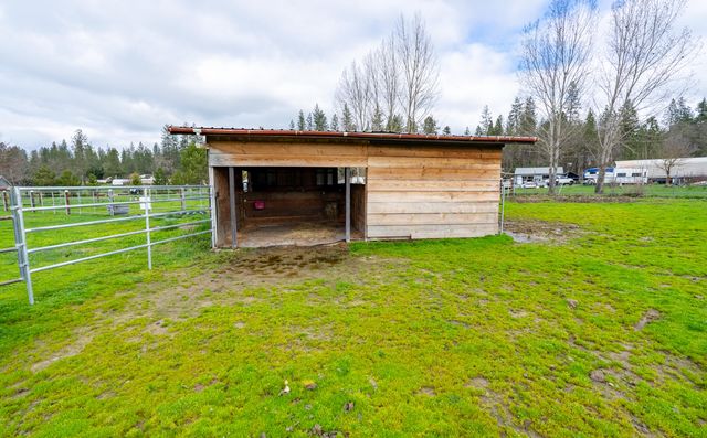 2453 Stringer Gap Road, Grants Pass, OR 97527