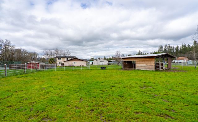 2453 Stringer Gap Road, Grants Pass, OR 97527