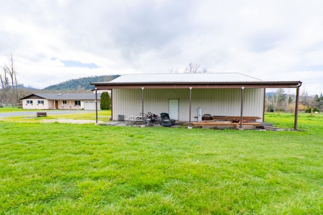 2453 Stringer Gap Road, Grants Pass, OR 97527