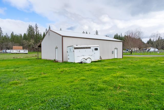 2453 Stringer Gap Road, Grants Pass, OR 97527