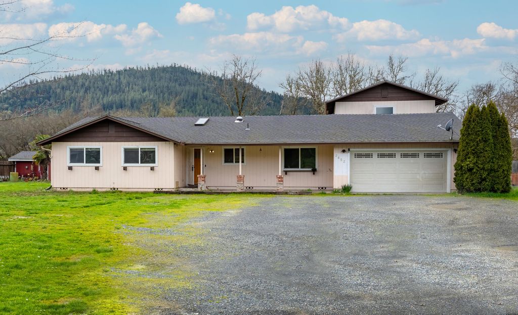 2453 Stringer Gap Road, Grants Pass, OR 97527