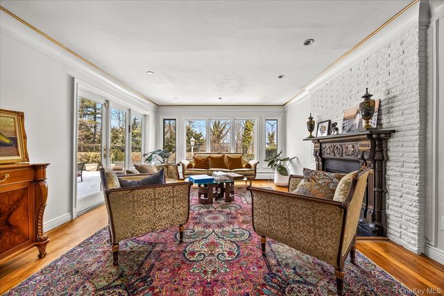 15 Cricket Lane, Great Neck, NY 11024