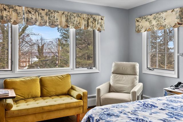 15 Cricket Lane, Great Neck, NY 11024