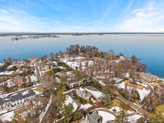 15 Cricket Lane, Great Neck, NY 11024