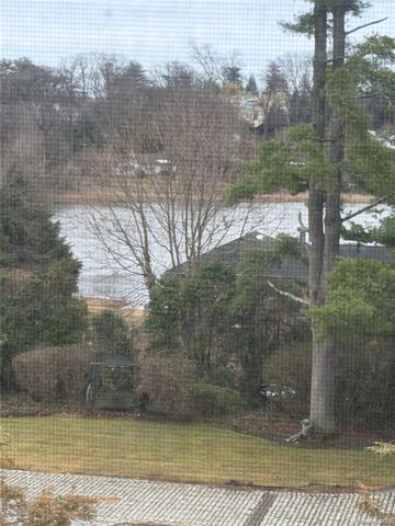 15 Cricket Lane, Great Neck, NY 11024