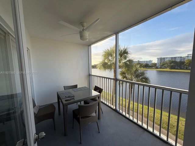 2801 N Palm Aire Dr 405, Pompano Beach, FL 33069