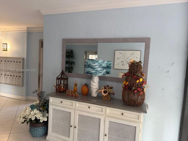 2801 N Palm Aire Dr 405, Pompano Beach, FL 33069