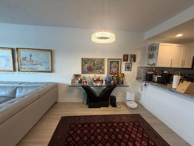 2801 N Palm Aire Dr 405, Pompano Beach, FL 33069