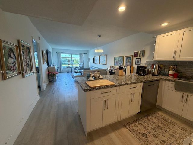 2801 N Palm Aire Dr 405, Pompano Beach, FL 33069