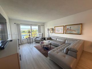 2801 N Palm Aire Dr 405, Pompano Beach, FL 33069