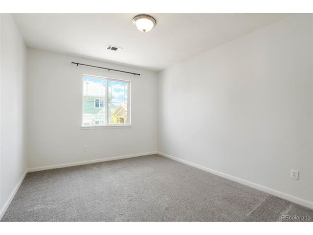 1892 Gunnison Pl, Loveland, CO 80538