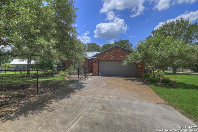 14147 Fm 306, Canyon Lake, TX 78133