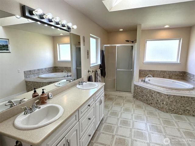 804 Meteor Court SE, Ocean Shores, WA 98569