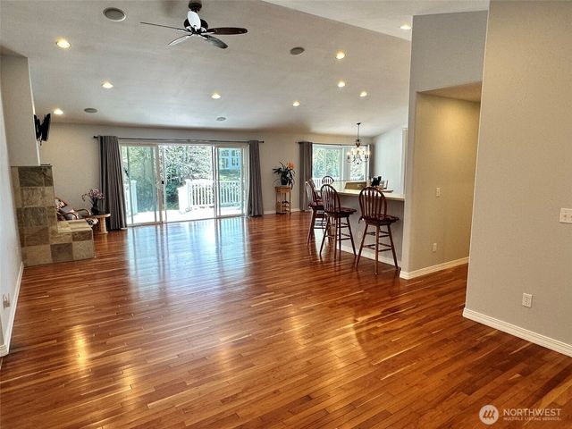 804 Meteor Court SE, Ocean Shores, WA 98569