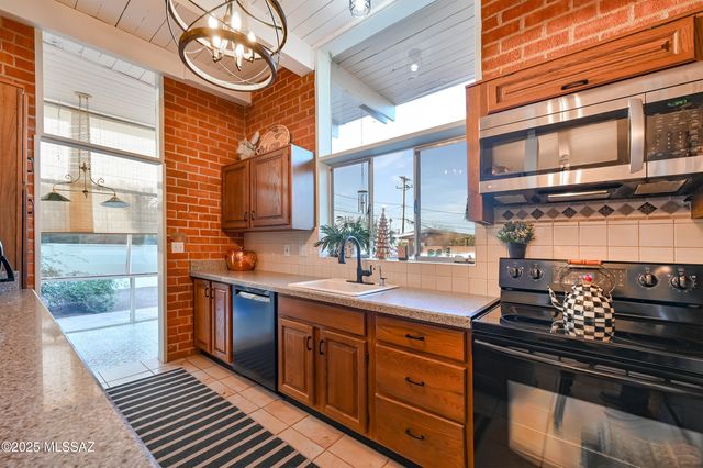 1252 S Avenida Sirio, Tucson, AZ 85710