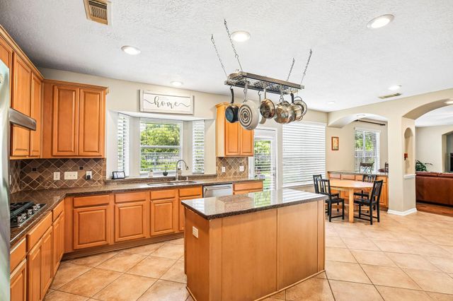 2113 Coldwater Bridge Lane, League City, TX 77573